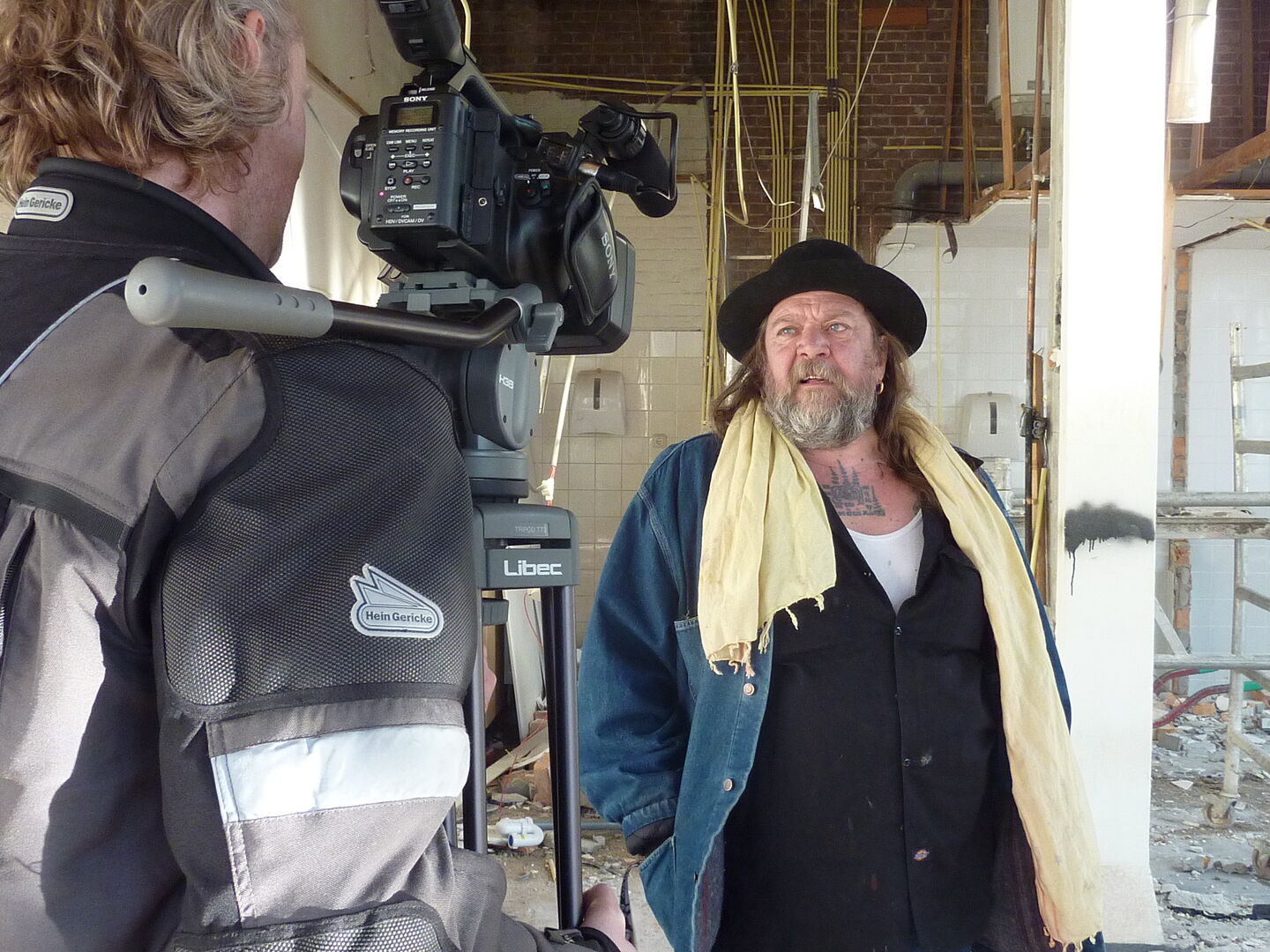 Door het Oog van de Naald, Documentaire Henk Schiffmacher